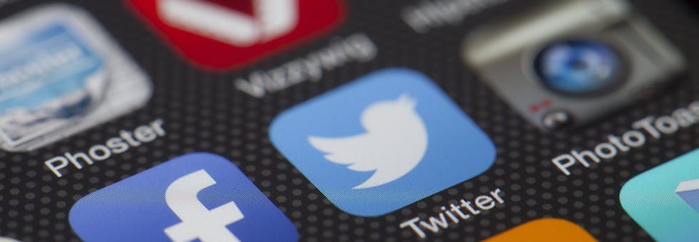 GenAI personalization enhancing mobile app user experience with AI-driven insights