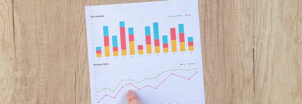 Interconnected nodes and relationships in a knowledge graphs illustrating software and AI data systems.